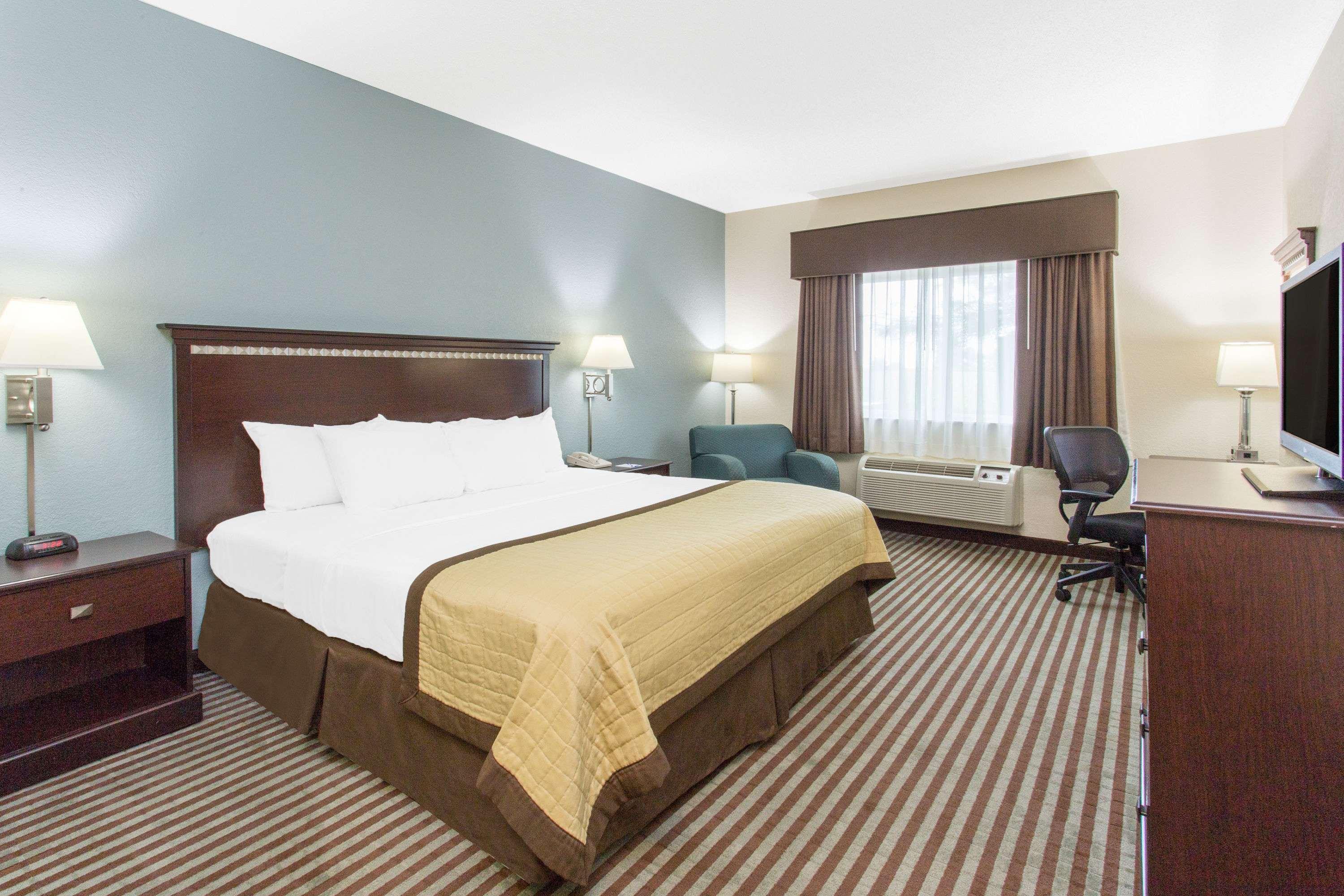 Hotel Baymont By Wyndham Mattoon Exterior foto